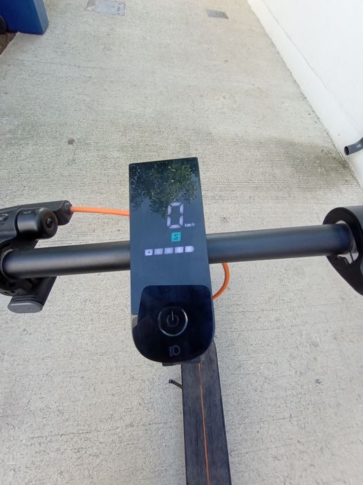 Trotineta electrica Xiaomi scuter 6 generația 2025