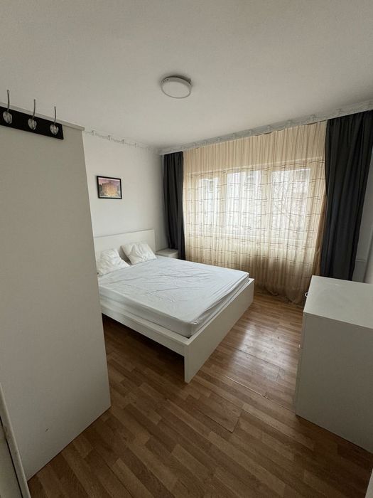 Inchiriez apartament 4 camere