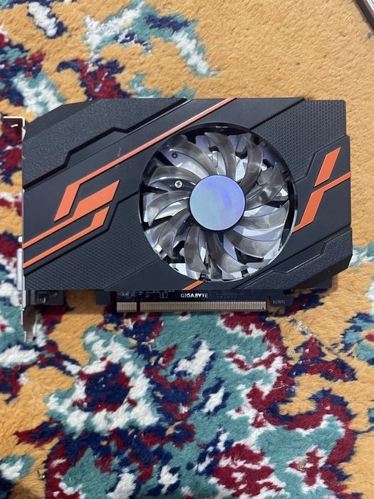 Plăci video gaming gt 1030 2 gb si gt 730 4 gb