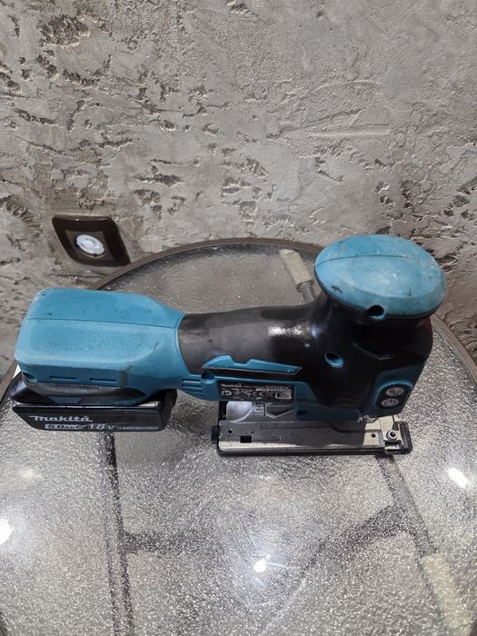Акумулаторен прободен трион MAKITA DJV181