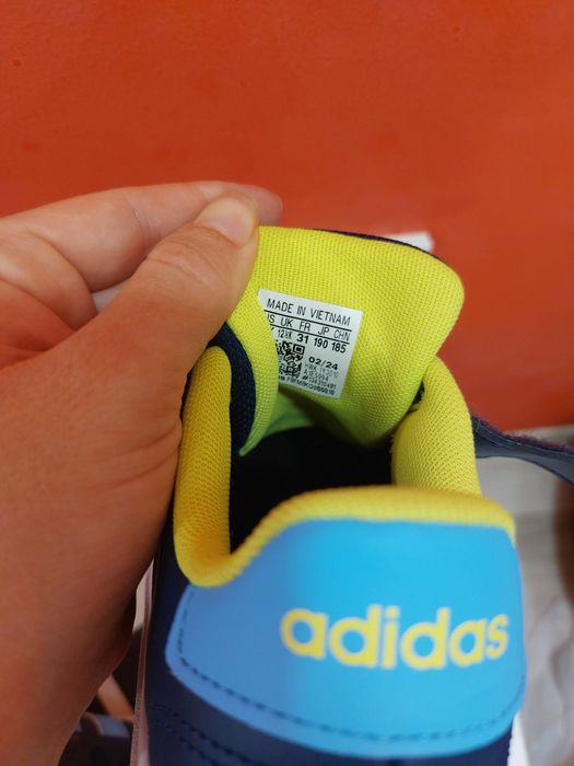 Нови детски маратонки Адидас