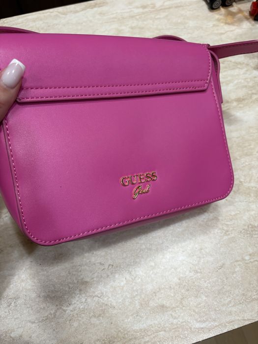 Розова чанта GUESS