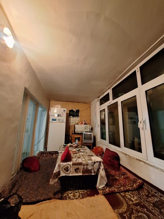 Қора қамиш 1/4 да 4/3/4 квартира сотилади