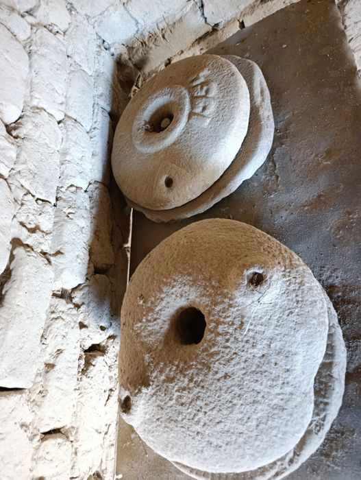 Диірмен  және Келі мен  Келсап сатылады