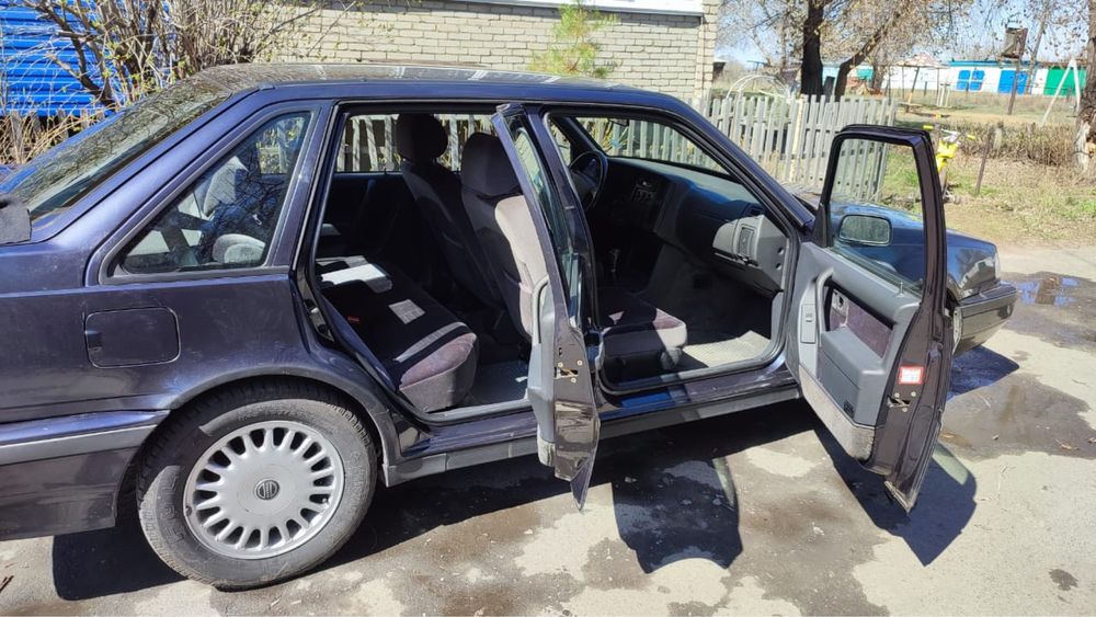 Продам машину Volvo 440