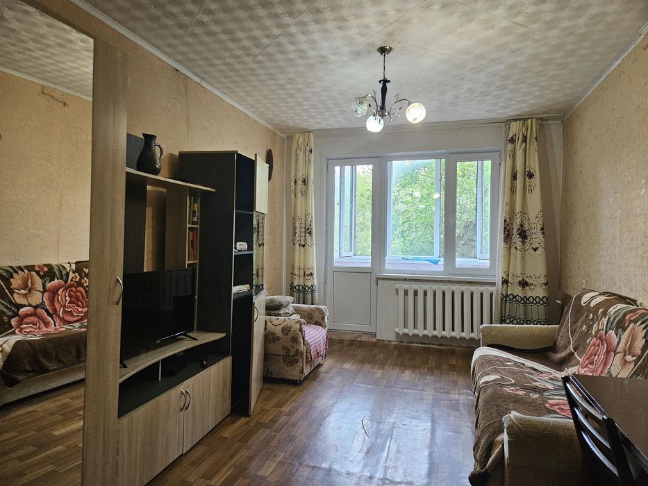 Продаётся 1 ком квартира на 2 этаже район КазИИТУ, центр г.Уральск