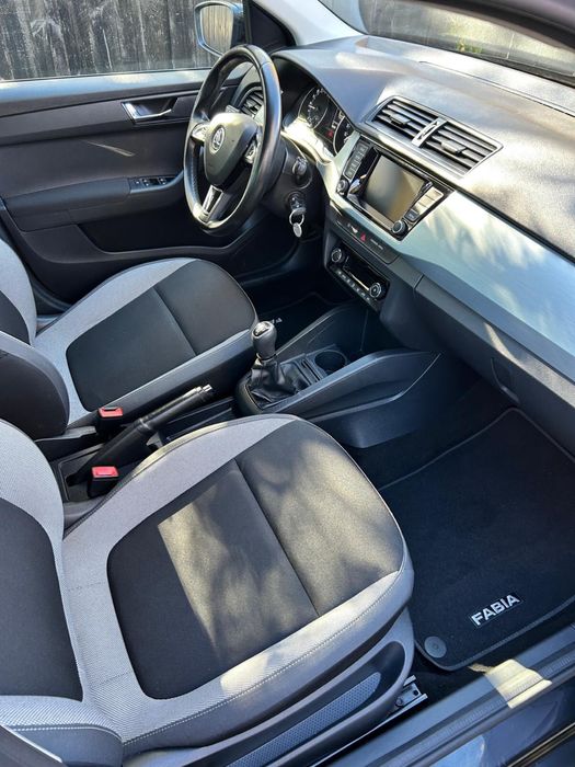 Vand skoda fabia 2017 1.4tdi euro 6 distronic carplay navigatie led