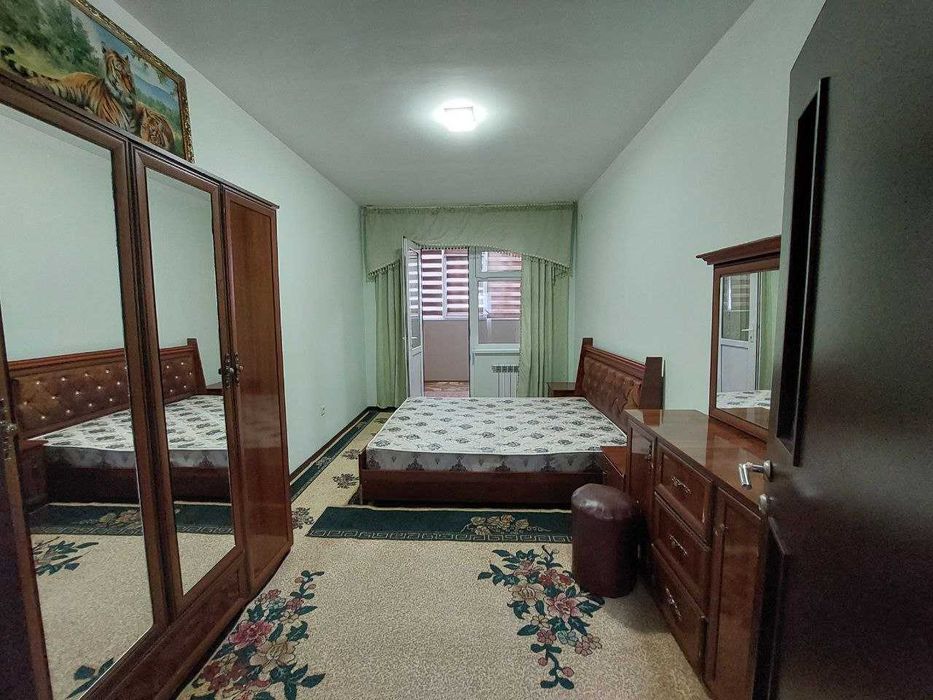 Карасарой 3 хона сотилади орта холатда