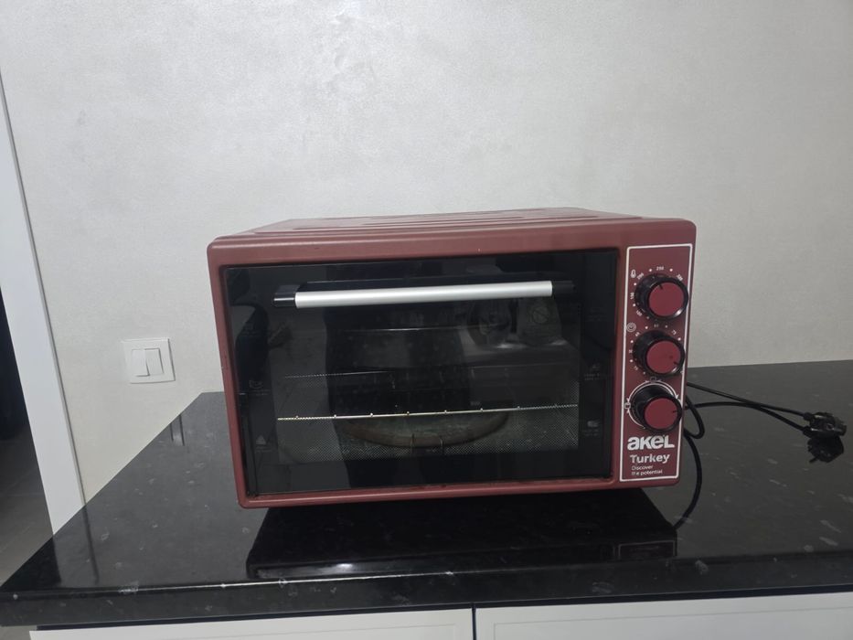 Продам духовую печь Akel