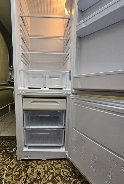 Продам морозильник Индезит