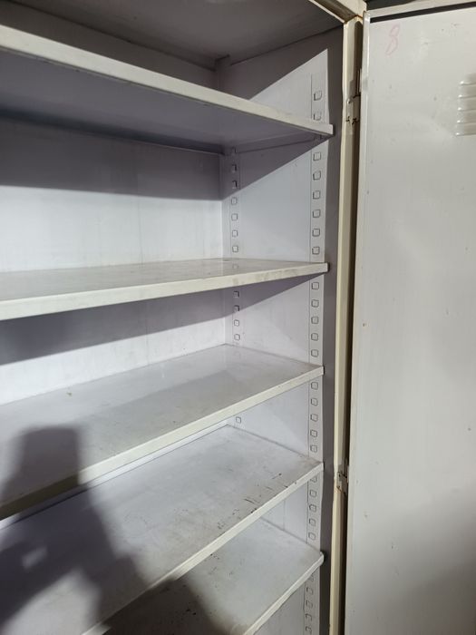 Метален гардероб !!!