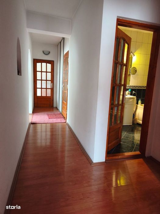 Apartament 3 camere, 97 mp(etaj 1) + 2 spații anexe în aceeași curte