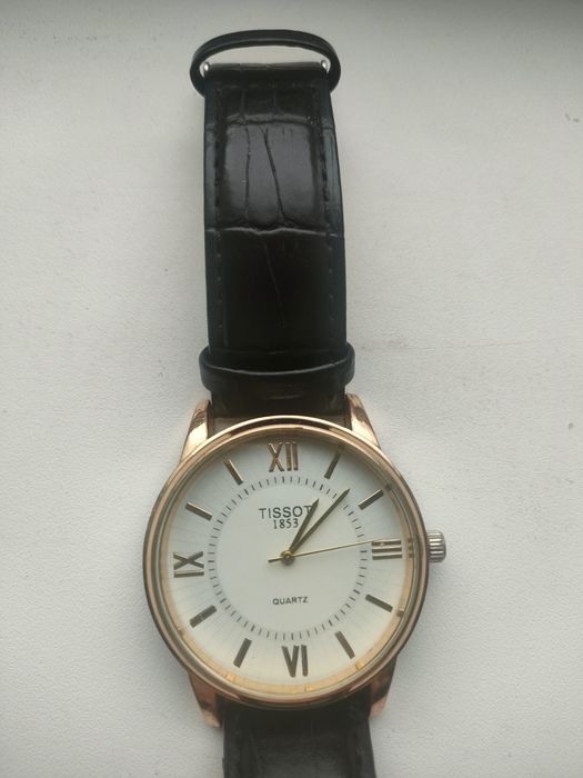 Продам часы диаметр 44мм.