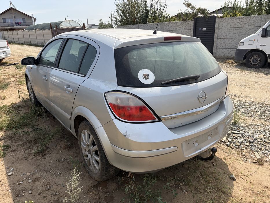 Dezmembrez opel astra h 1.6 benzina , 1.7 / 1.9 cdti