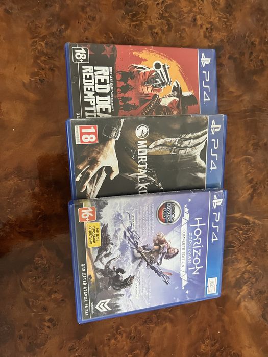 PlayStation 4 slim + 3 дисков