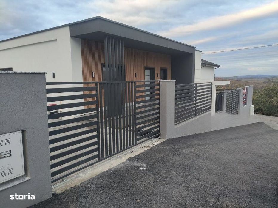 Case individuale in Dezmir, 3 km de Aeroportul Cluj-Napoca