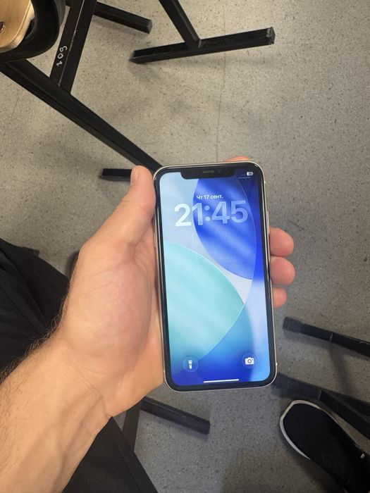 Продам iPhone 11