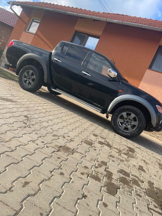 Vând Mitsubishi L200