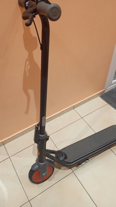 Продавам електрическа тротинетка Segway Ninebot ZING C20