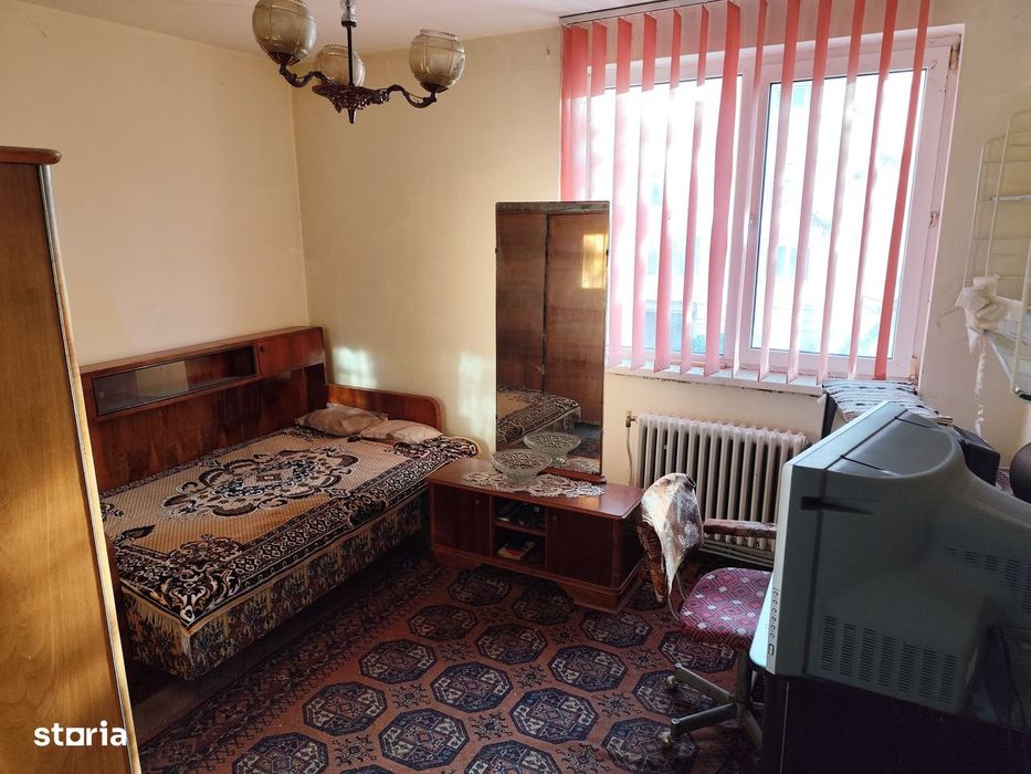 Apartament 2 camere,ultracentral cu vedere la parc si primarie — fotografia 3