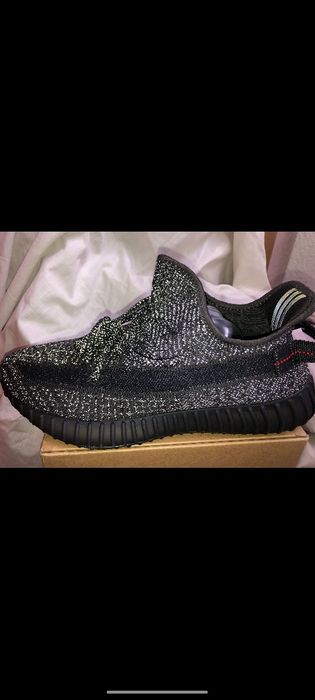Yeezy boost 350 black reflective
