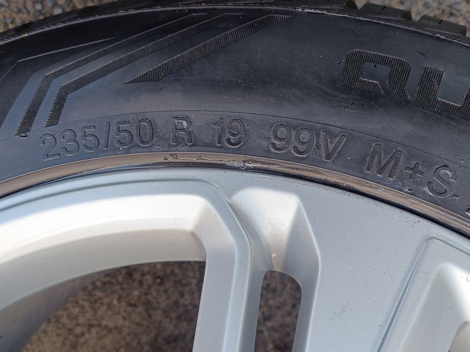 Оригинални джанти с гуми всесезонни 19 цола за Audi Q3 Rsq3 дот 2022г