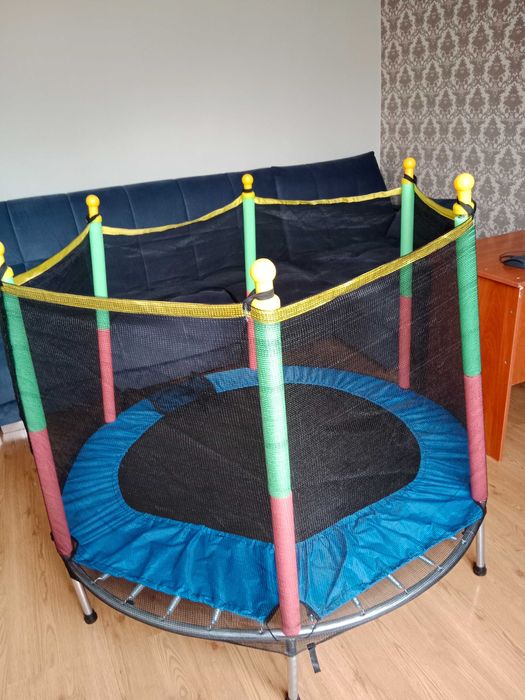 Продам Батут с защитной сеткой