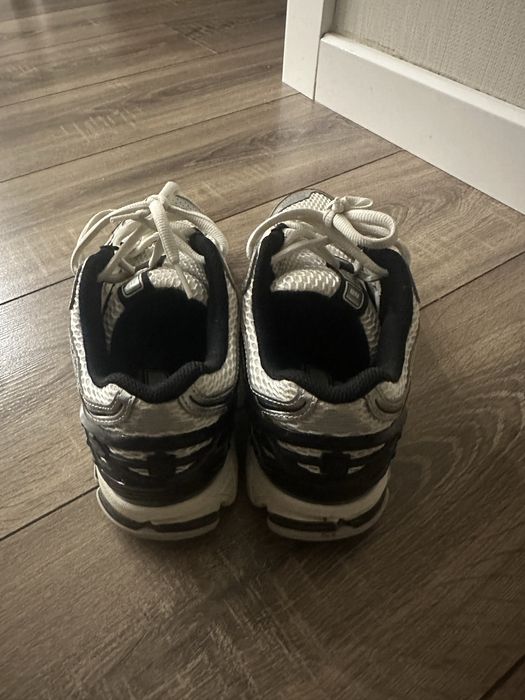 New balance 1906R