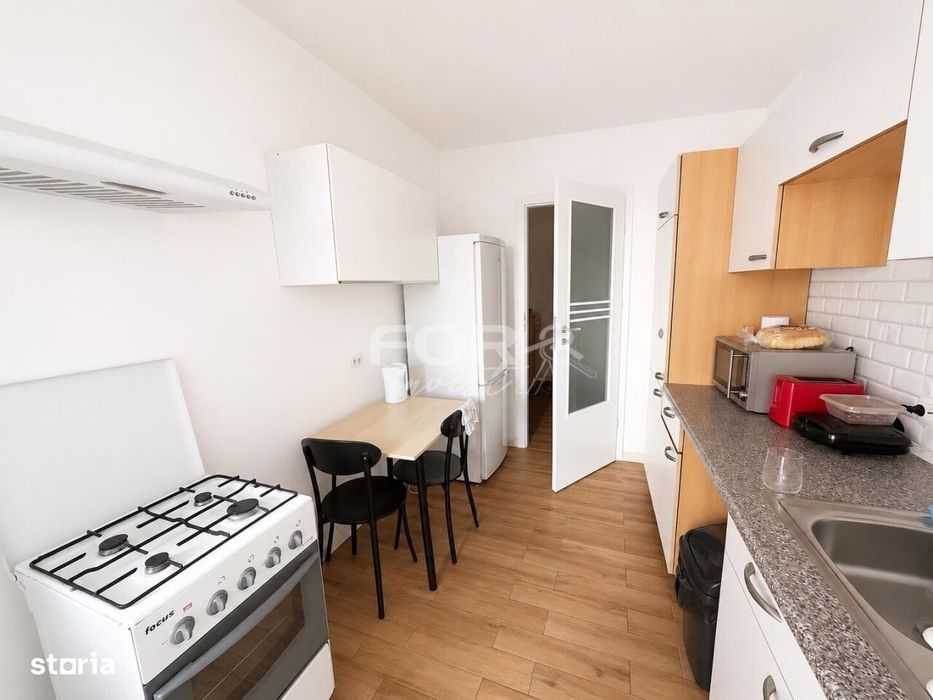 Apartament cu 3 camere de inchiriat strada Magheru