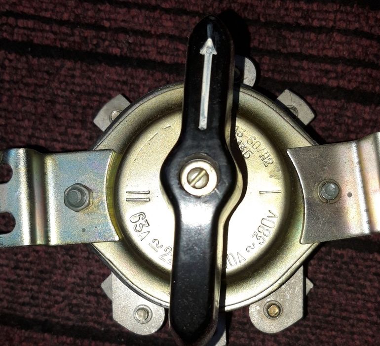 Переключател фази 380/220