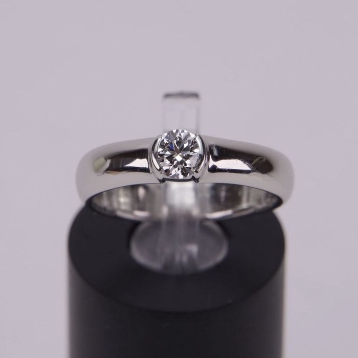 Tiffany Etoile платина 0.35 карат бриллиант