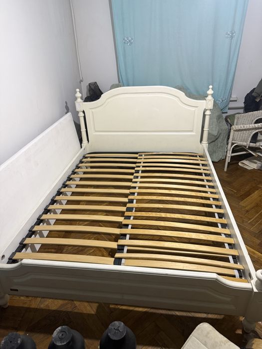 Продам деревяннуню кровать икеа