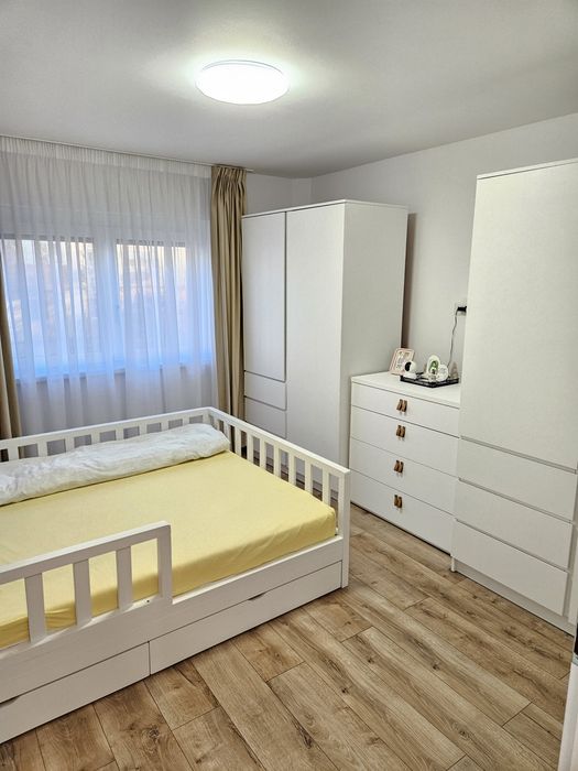 Apartament 3 camere, complet renovat, 2 băi, etaj 1 – Zona Spitalul Județean, Craiova