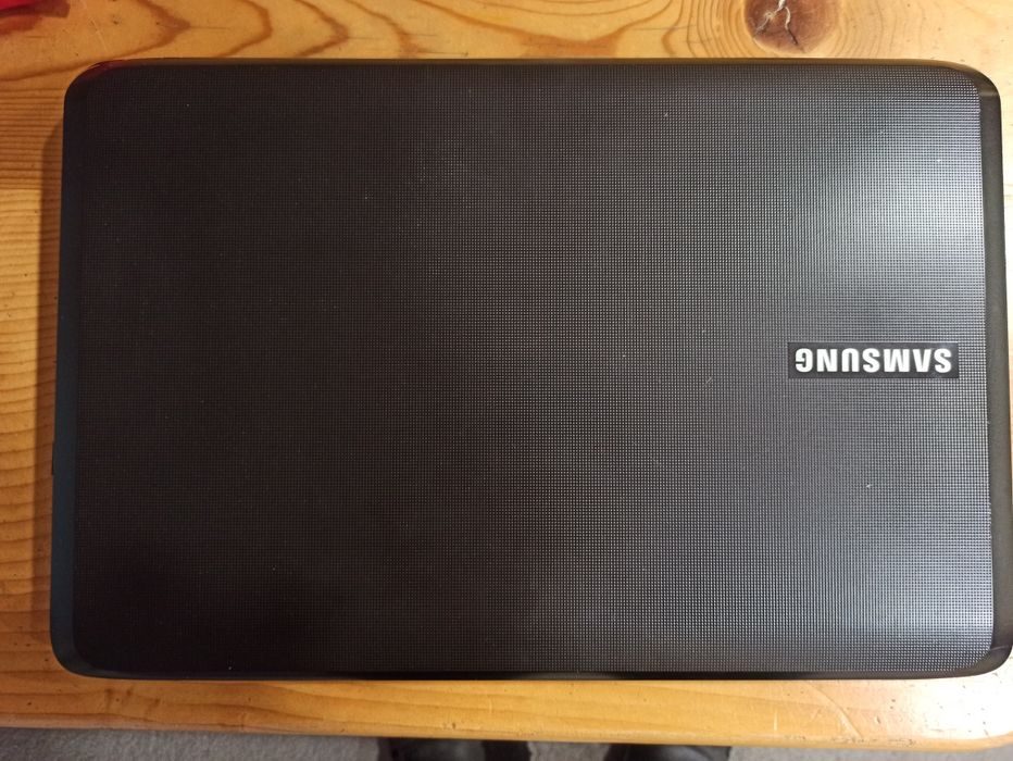 Лаптоп Samsung...