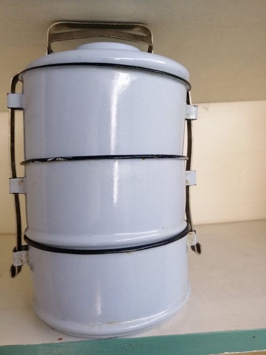 Чувенен Сефер са храна