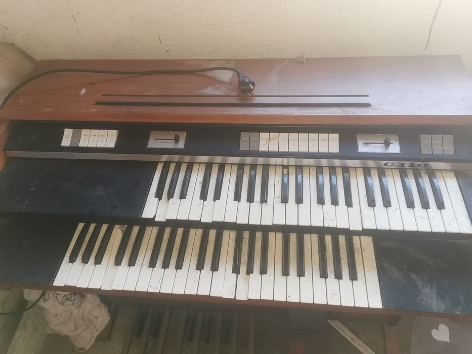 Pianina veche functionabila