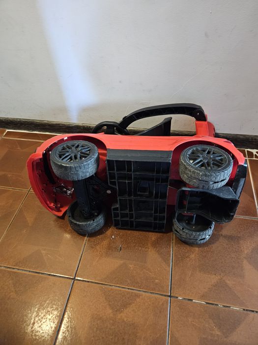 Количка за дете мерцедес GLE