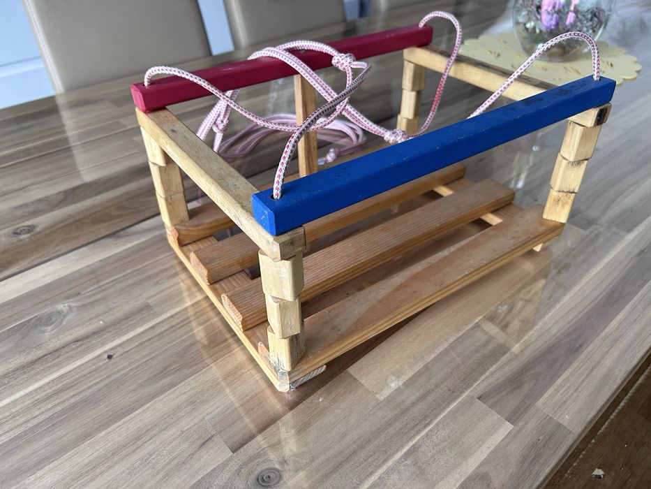 Leagan din lemn pentru copii