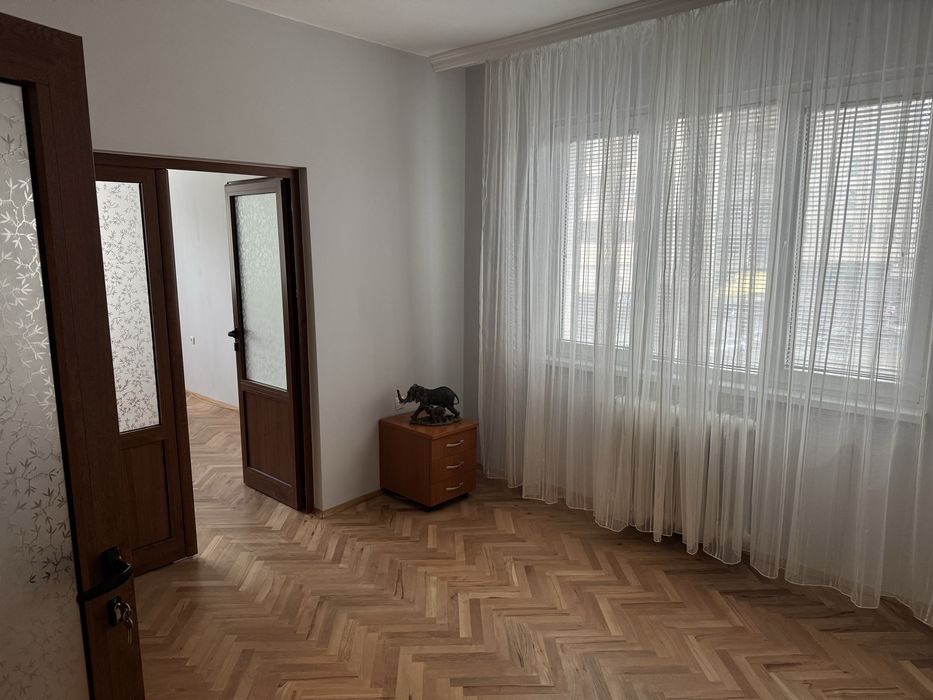 Дава се под наем Офис в София, Медицинска академия - 90 кв.м за 1020 € - Снимка #11