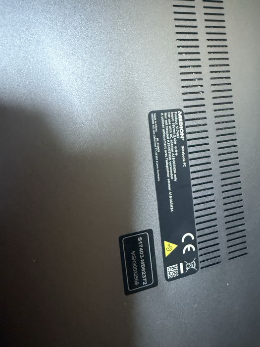 Laptop medion i3 1.14 TB