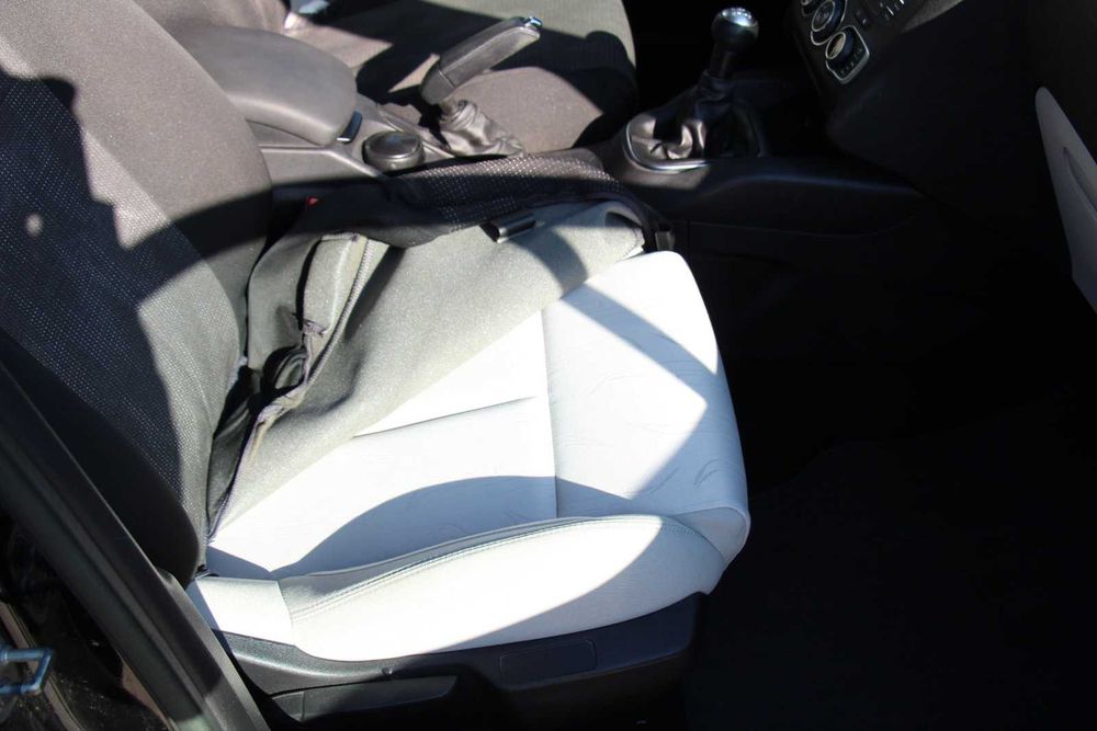 Продавам лек автомобил CITROEN