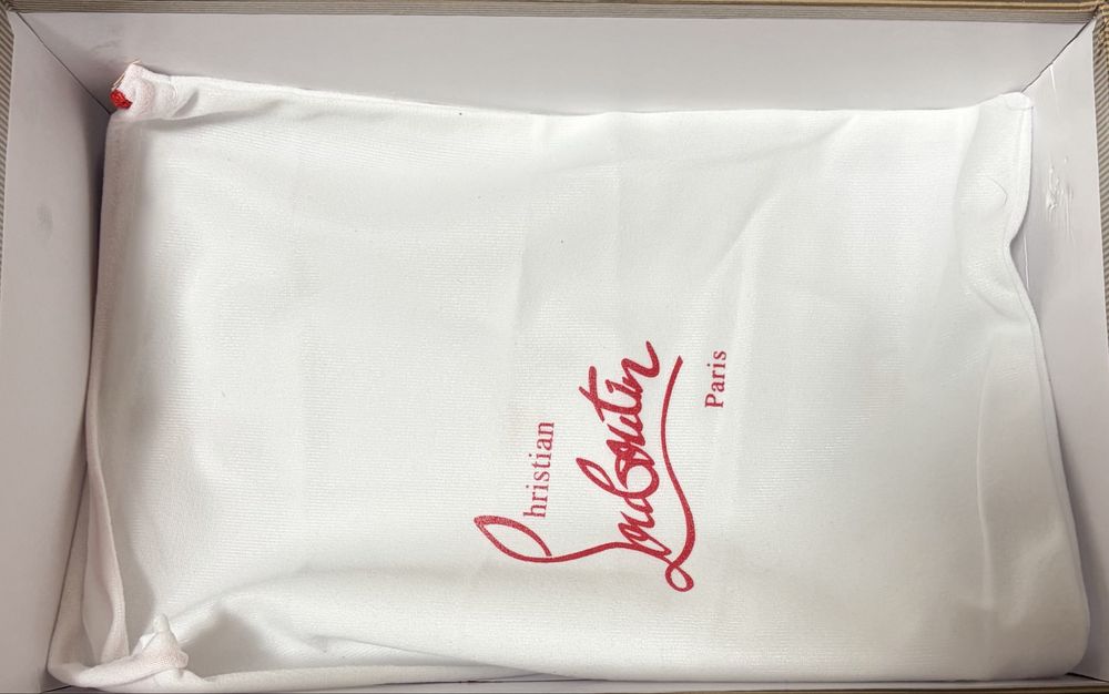 Christian louboutin кожени обувки
