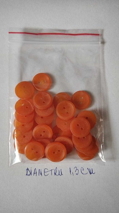 Vand nasturi sidef si plastic