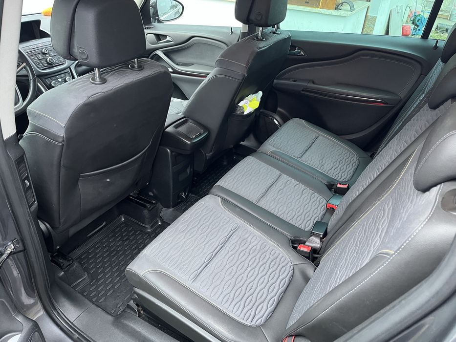 Opel Zafira Tourer 2011 2.0 CDTI