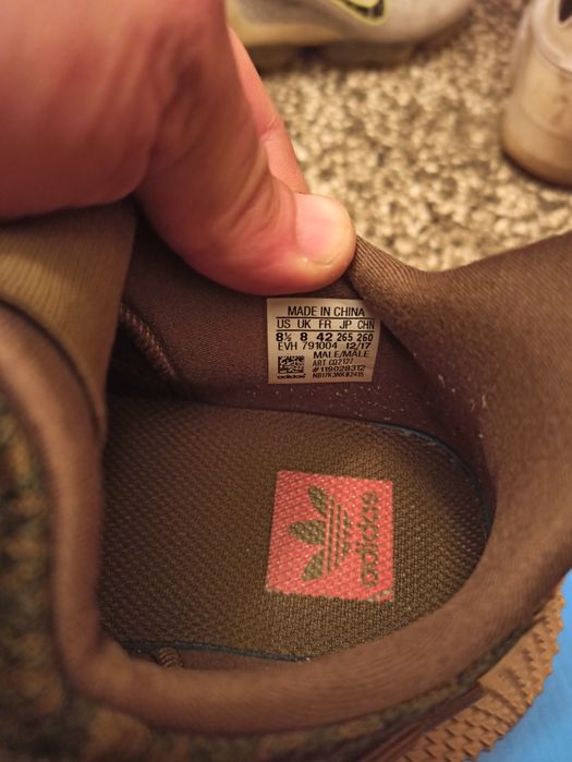 Маратонки адидас