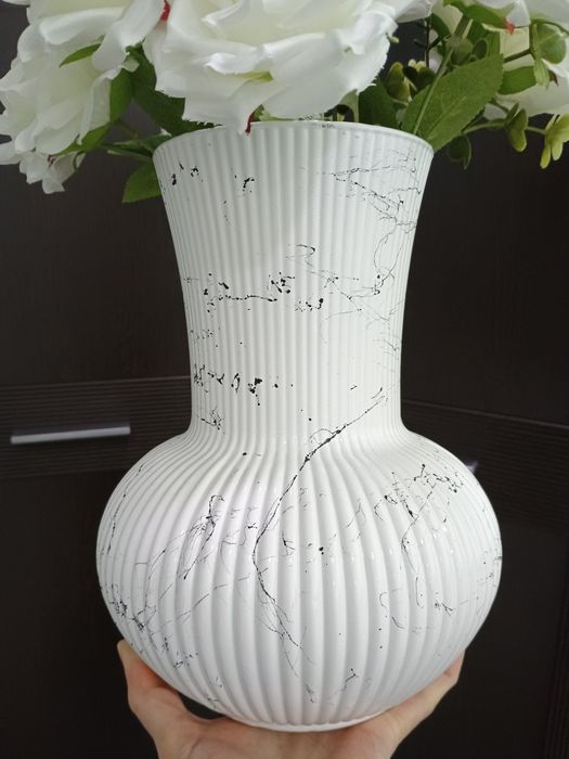 Шикарная ваза с букетом