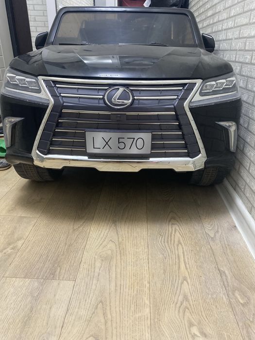 Детская машина Lexus 570