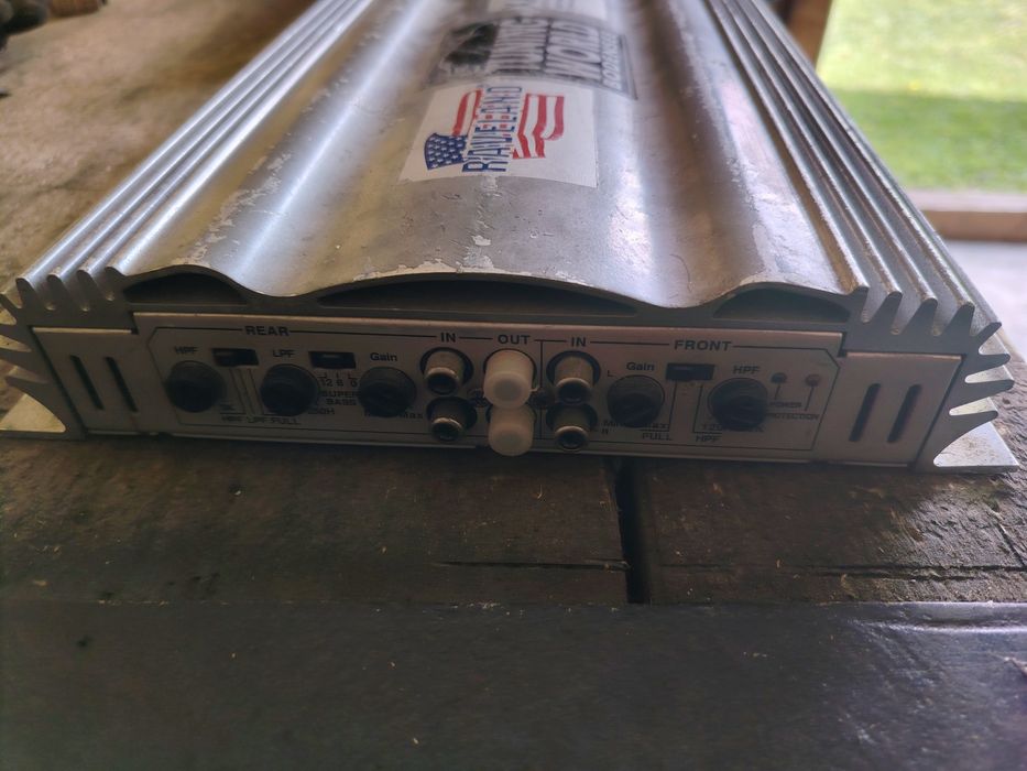 Statii amplificare sunet si subwoofer auto