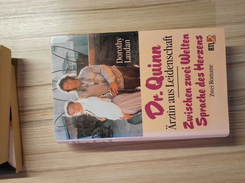 Продавам книга на немски