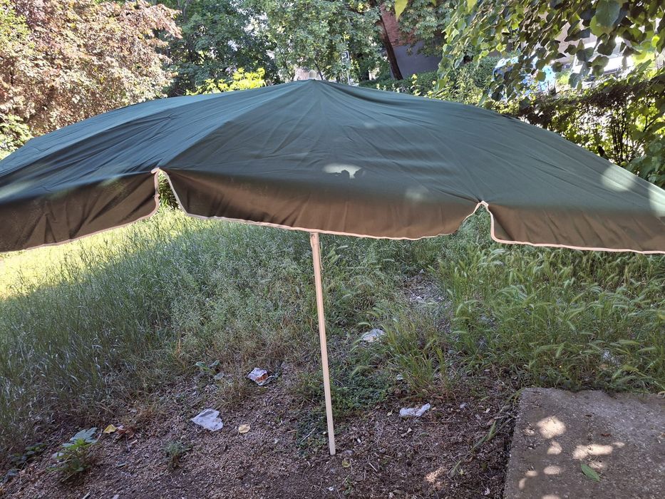 Vând umbrelă de grădină